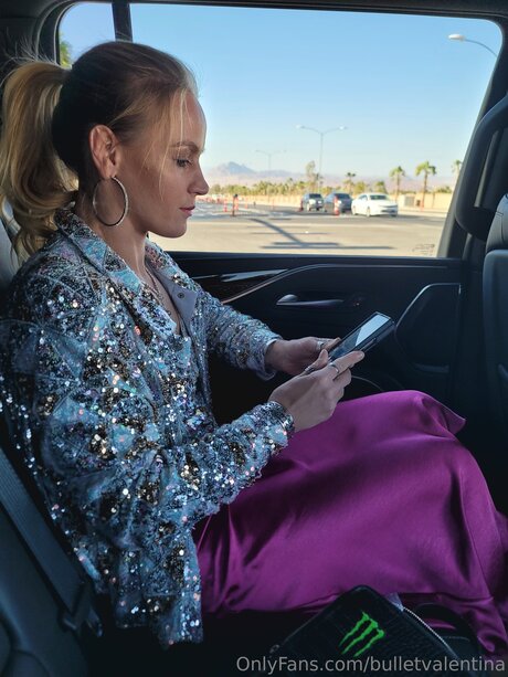 Bulletvalentina exklusive perfekte bilder