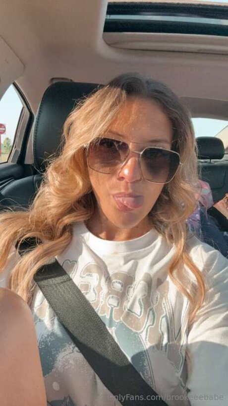 Brookeeebabe nacktheit exklusive foto