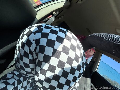 Tittyingaround kostenlose hd foto