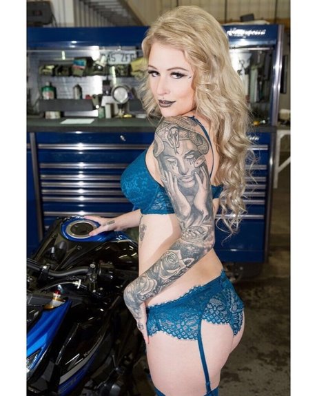 Flash Diamond nackt schöne foto