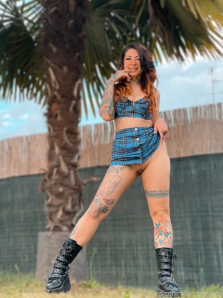 Ale Rose Bunny exklusive pornografische foto