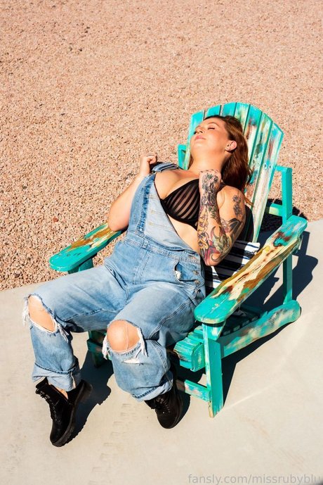 Miss Ruby Blu sex bild