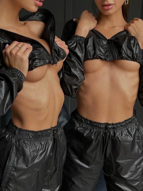 Adelalinka Twins_ heiße nacktheit fotos