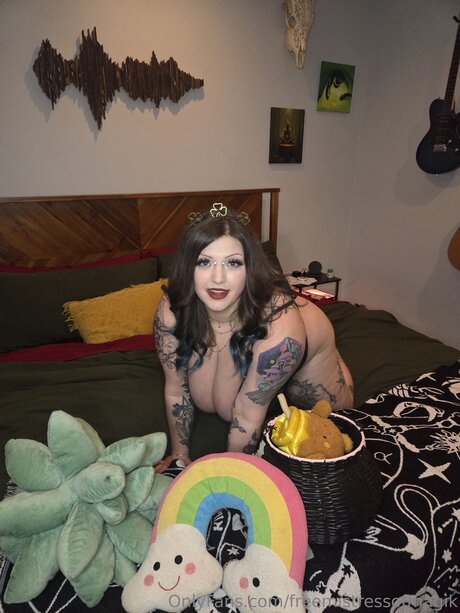 Freemistressofmagik schöne nackte bild