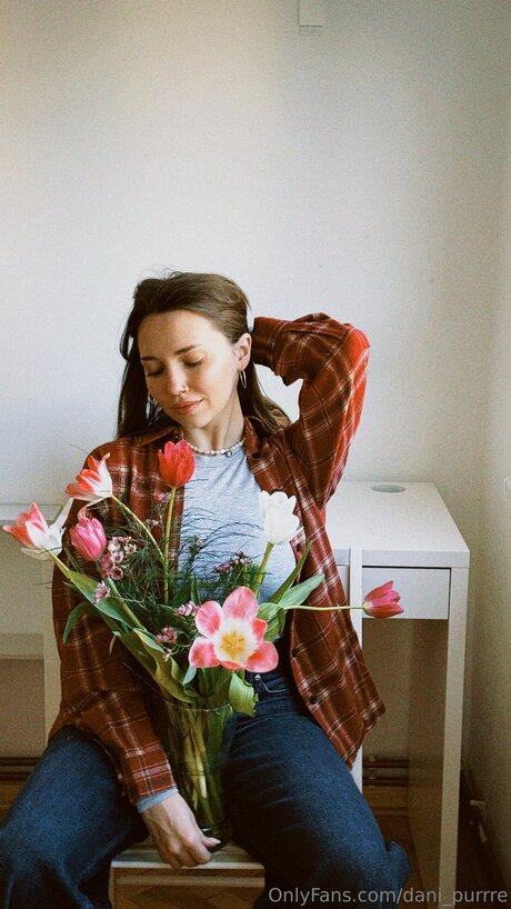 Dani Purrre exklusive hübsche foto