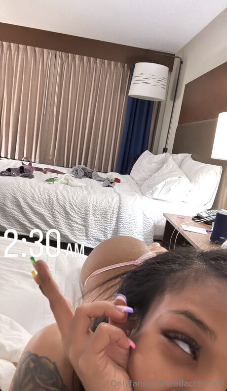 Redactednani pornostar hübsche bild