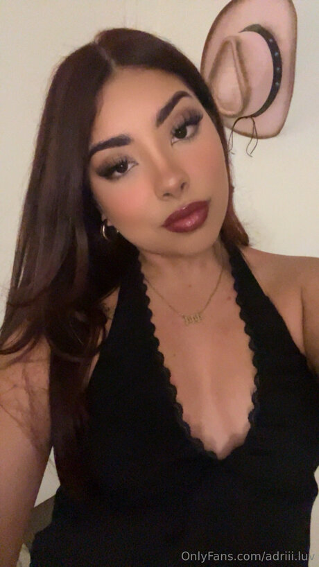 Adriii Luv pornostar nackt bild