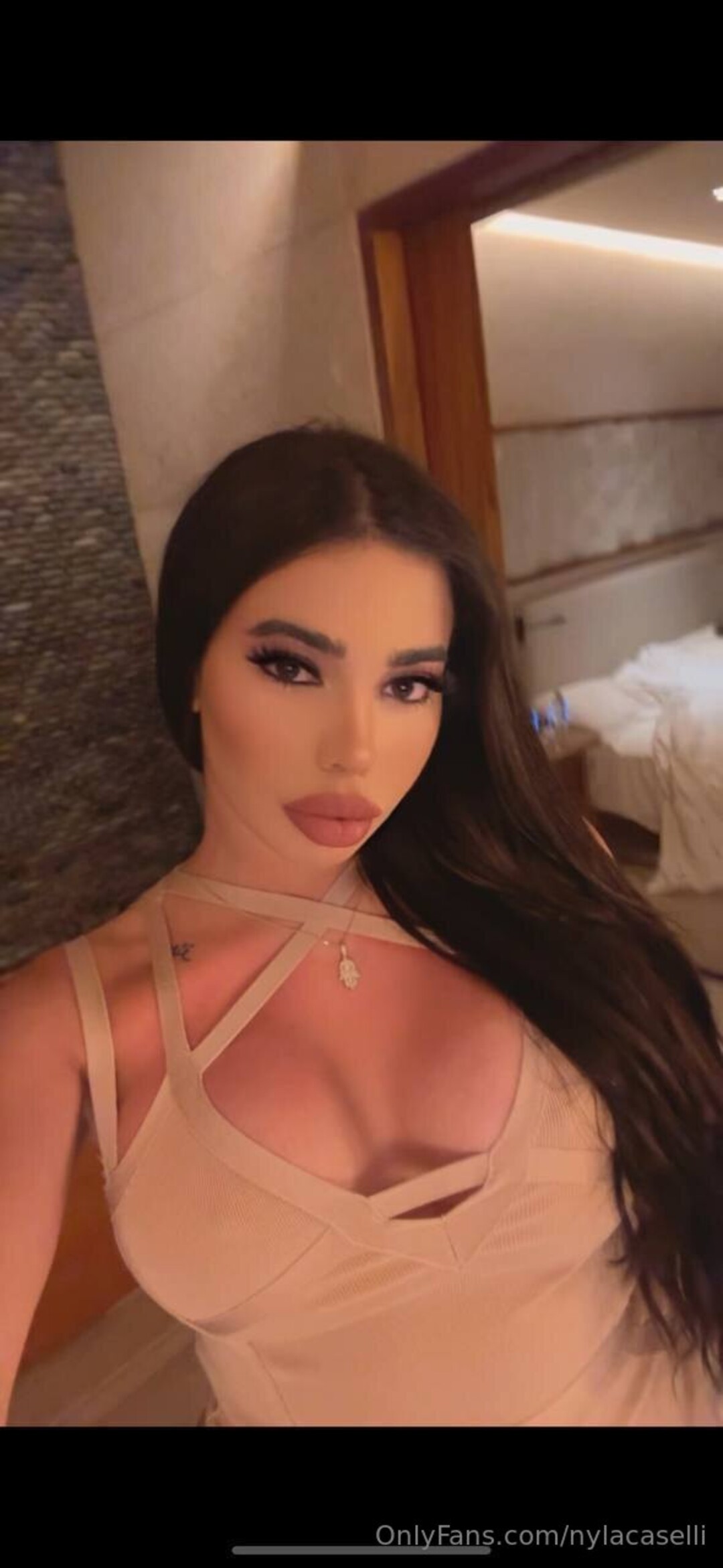 Nylajade hübsche top bild