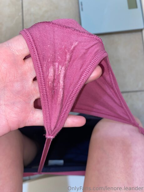 Lenore Leander perfekte top bild