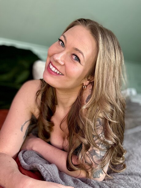 Autumnmoonxx pornostar xxx fotos