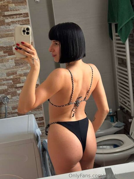 Sarah Heizel sexy pornografische foto