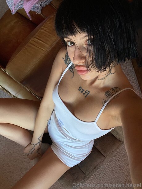 Sarah Heizel sexy hd bild