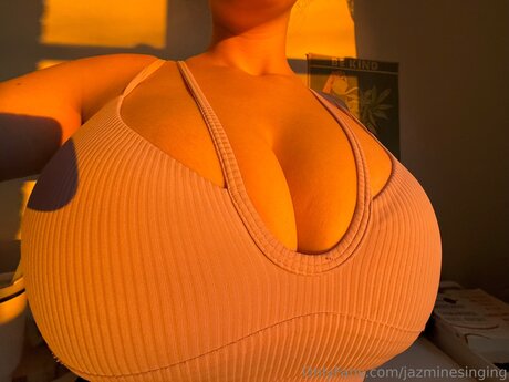 Jazminesinging pornographische galerien