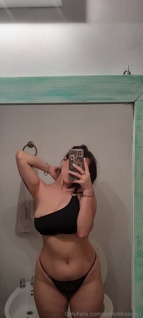 Emilyblossom1 hübsche nackte archiv