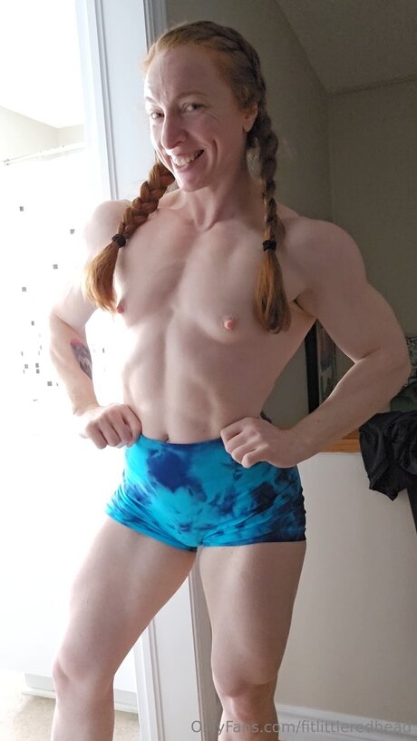 Fitlittleredhead hd pornographische fotos
