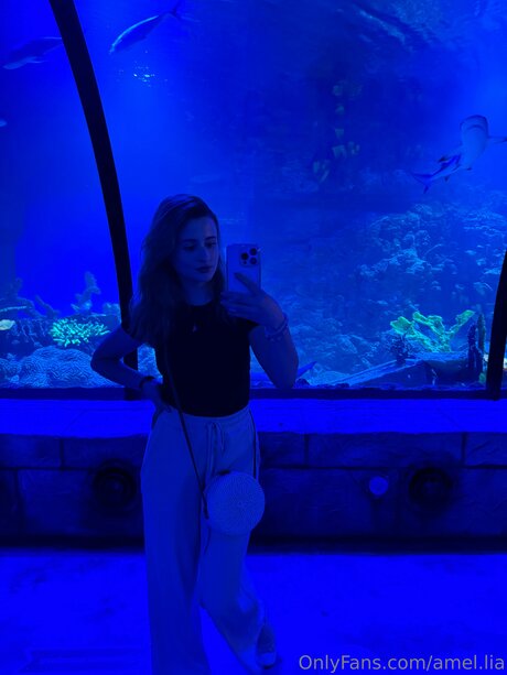 Amel Lia kostenlose nackte bild