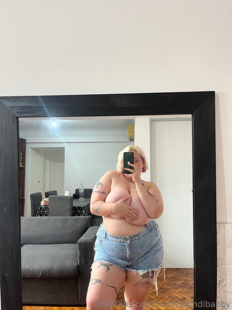 Bustyblondibabby model pornografische bilder