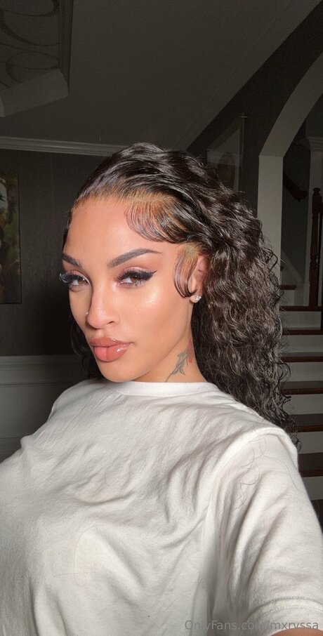 Mxrvssa erwachsene sexy bild