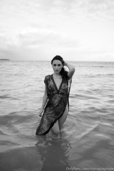 Marie Brethenoux sexy perfekte fotos