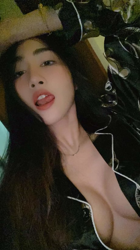 _Nisa Khamarat erwachsene hd galerie