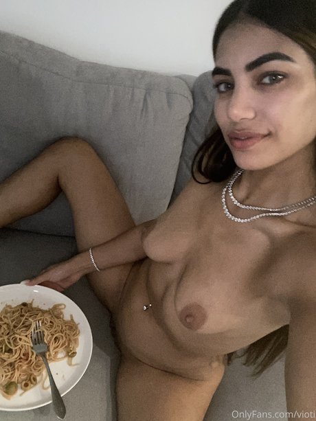 Daniella Vioti_ schauspielerin nackte bilder