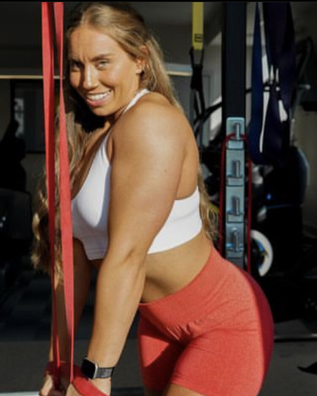 EllieBaerFit xxx erwachsene bild