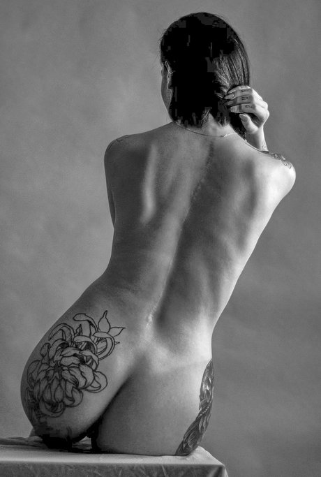 Doga Tuemer sexy hd archiv