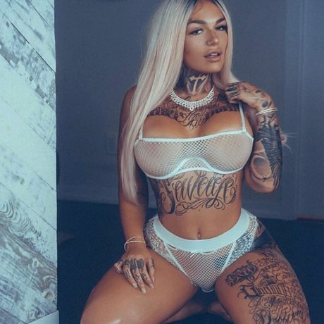 Avidekielle_ model kunst galerien