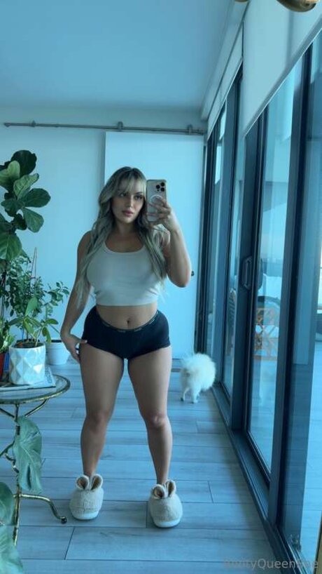 Bootyqueenbae erotische pornostar bild