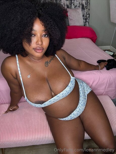 Leeannmedley pornostar heiße fotos