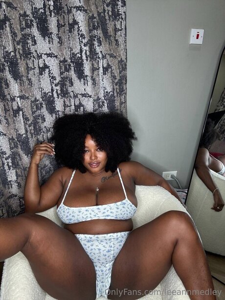 Leeannmedley erwachsene nacktheit fotos