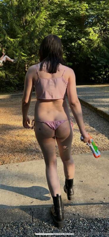 Bellebuttress hd porno foto