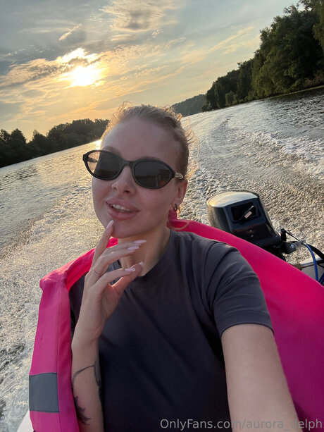 Aurora Delph freie exklusive galerien