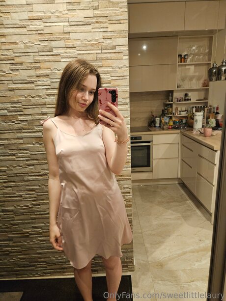 Sweetlittlelaury schöne erotische bilder