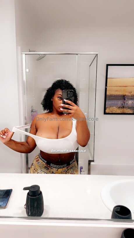 Kieranicole model kostenlose foto