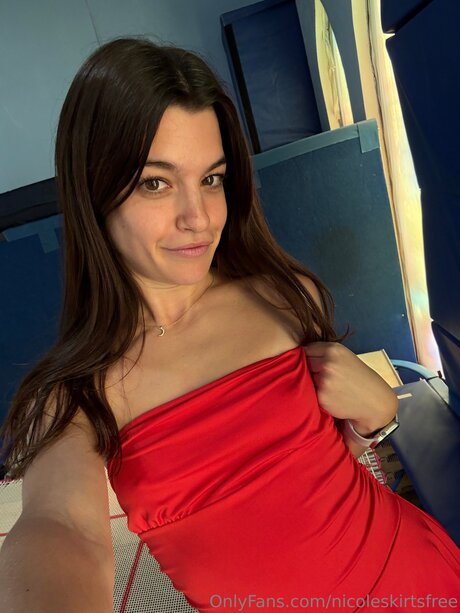 Nicoleskirtsfree nacktheit pornografische bilder