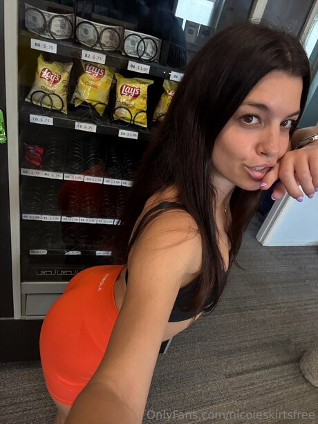 Nicoleskirtsfree sexy schöne galerie