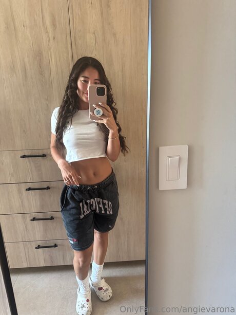 Angievarona exklusive porno fotos