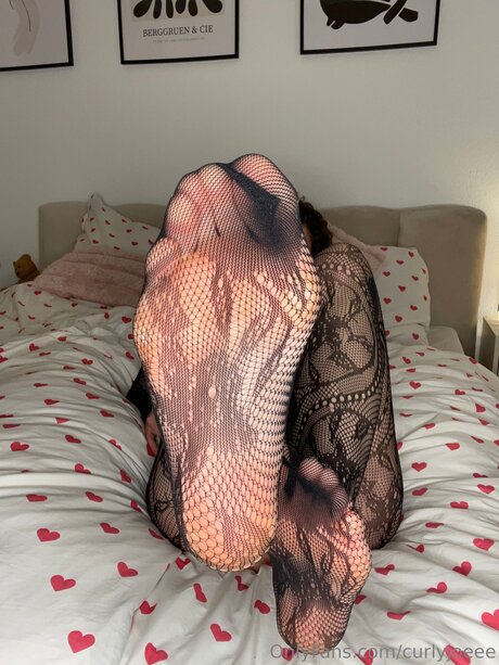 Curlyjoeee nackt erwachsene archiv