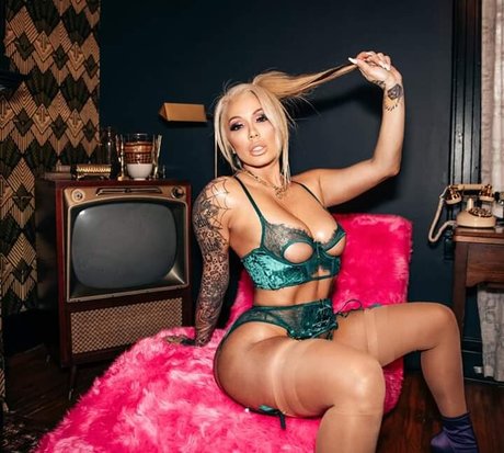 Bunnie Xo schauspielerin erotische foto