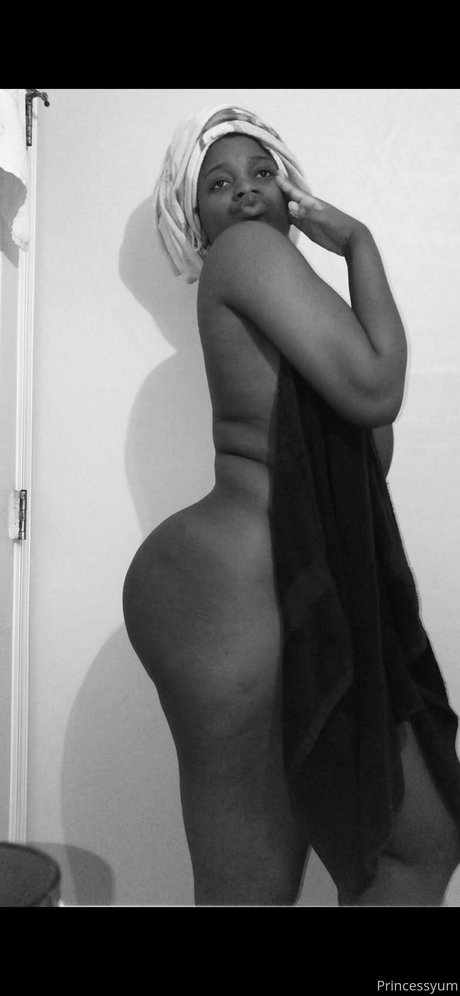 Sis Yummy sexy nackt archiv