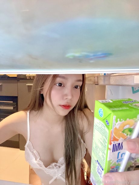 sperma auf der zunge onlyfans nacktheit erwachsene bild