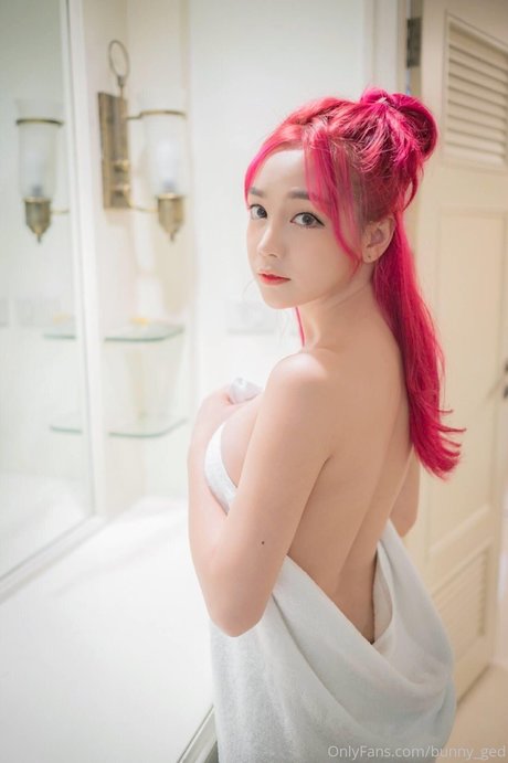 Bunny ged nackt sex archiv