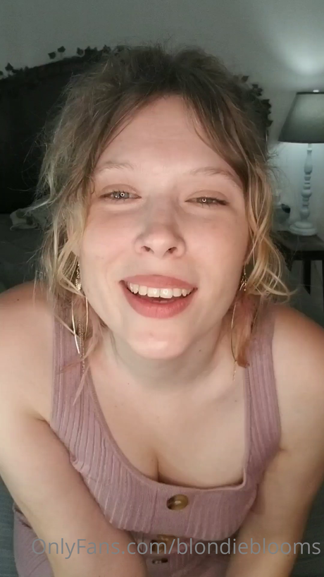 Blondie Blooms_ schauspielerin beste bild