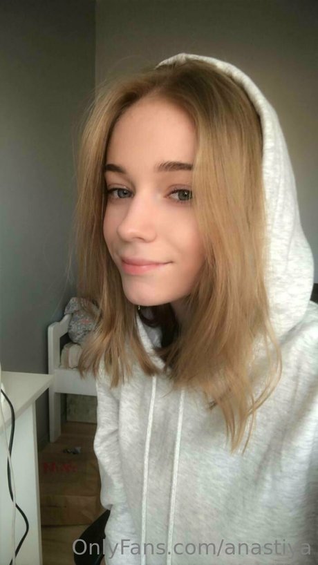 Anastiya kostenlose nackten bild