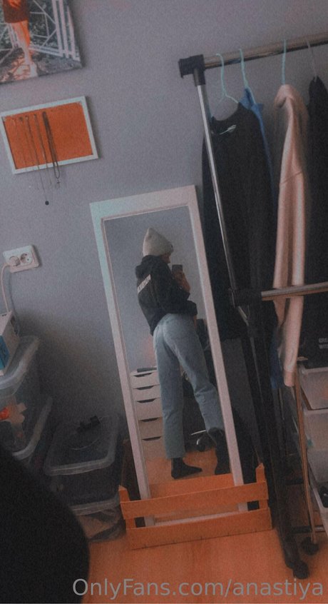 Anastiya nacktheit akt archiv