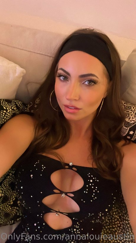 Anna Louise hd pornostar foto