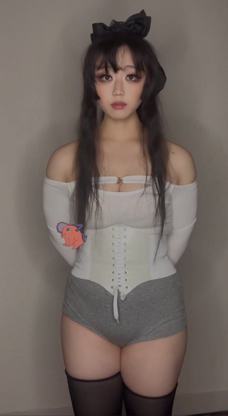 Mooncak eva_ perfekte erwachsene bild