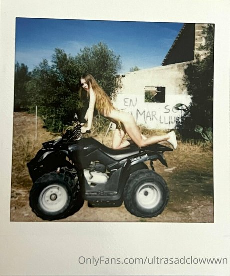 Ultrasadclowwwn top erotische foto