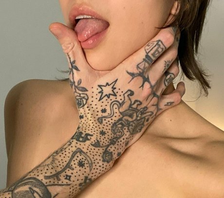 zoya akilova hübsche nackte fotos